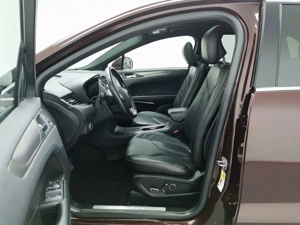 Lincoln MKC — миниатюра 10