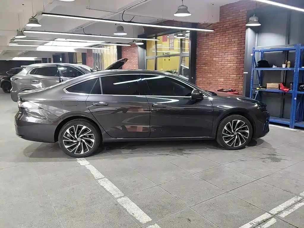 Volkswagen Sagitar — миниатюра 5