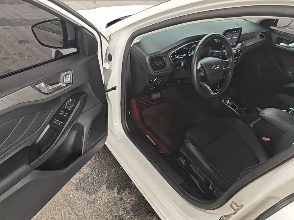 Ford Focus — миниатюра 16