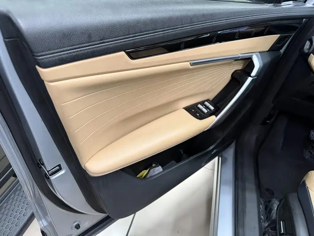 Geely Boyue L — миниатюра 8
