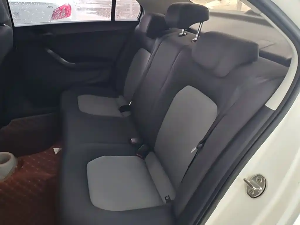 Skoda Rapid — миниатюра 17