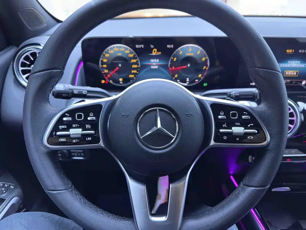 Mercedes-Benz GLB — миниатюра 12