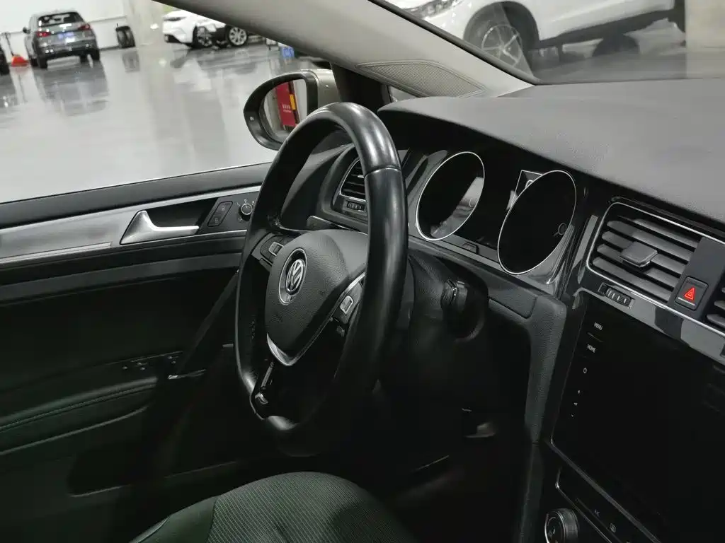 Volkswagen Golf — миниатюра 22
