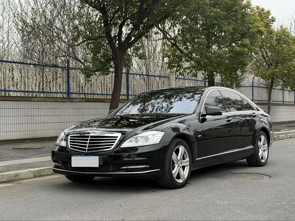 Mercedes-Benz S-Class 2012