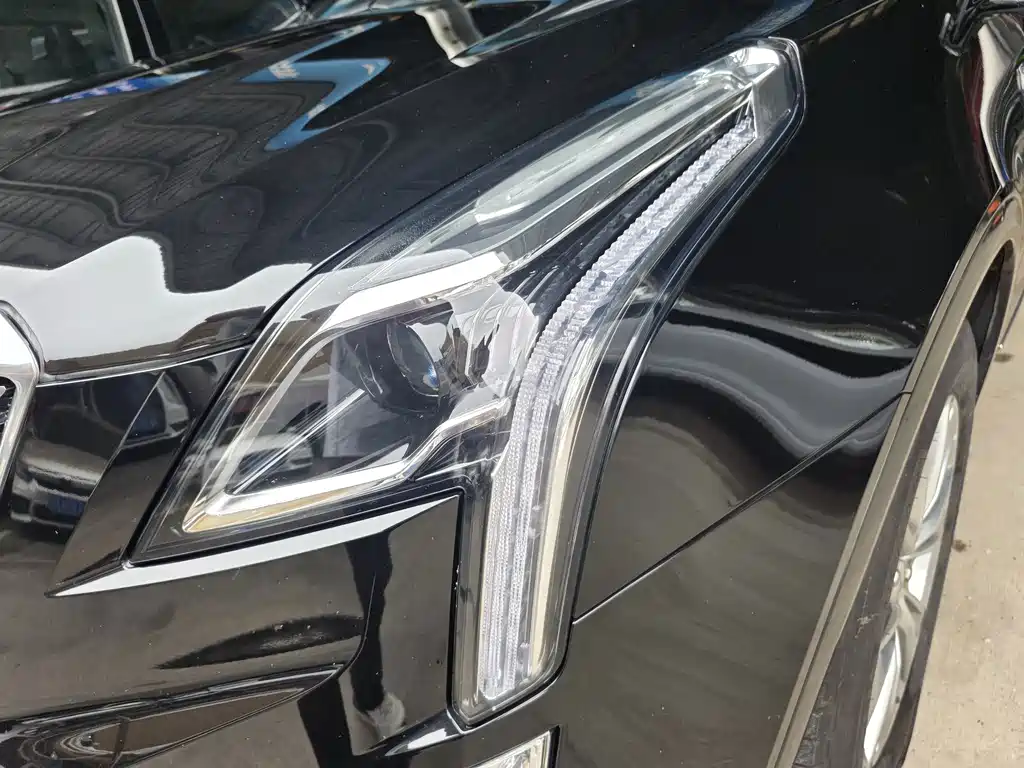 Cadillac XT5 — миниатюра 2