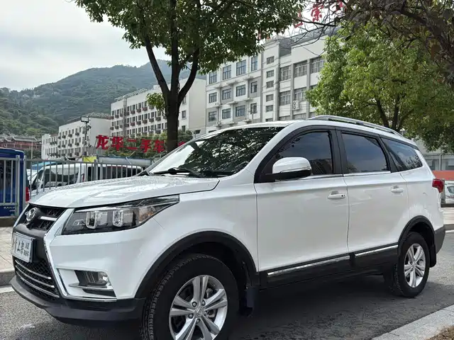 BAIC HUANSU BAIC MAGIC SPEED S3 2018