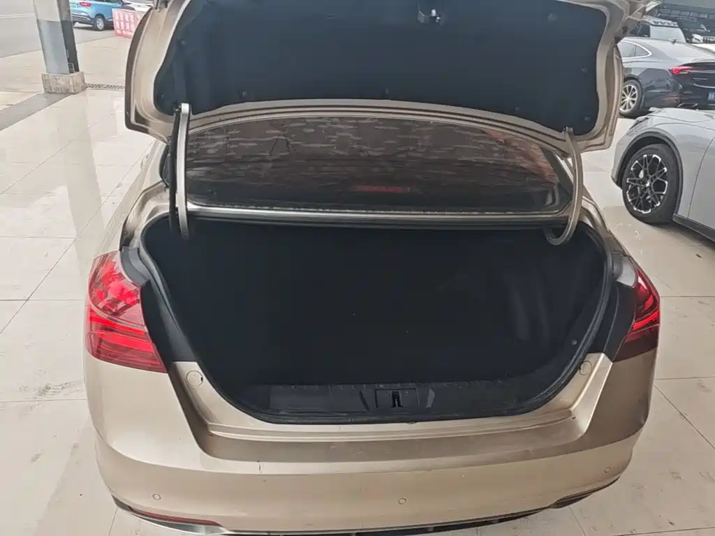 Geely Emgrand — миниатюра 19