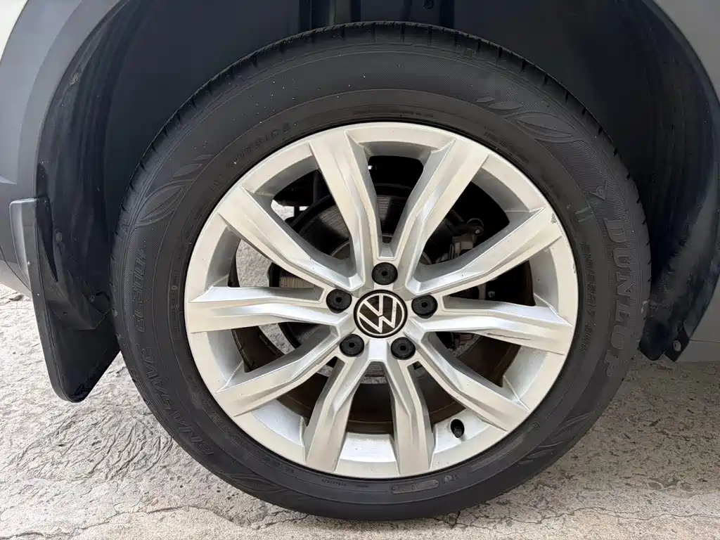 Volkswagen T-Roc — миниатюра 21