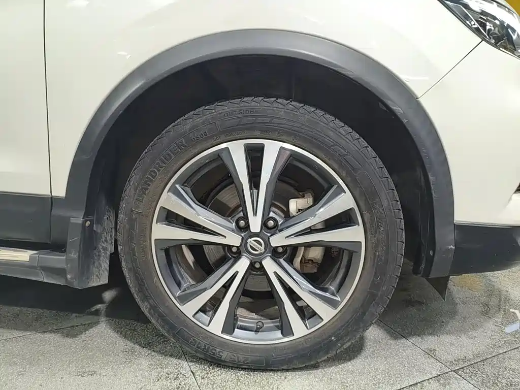 Nissan Qashqai — миниатюра 17