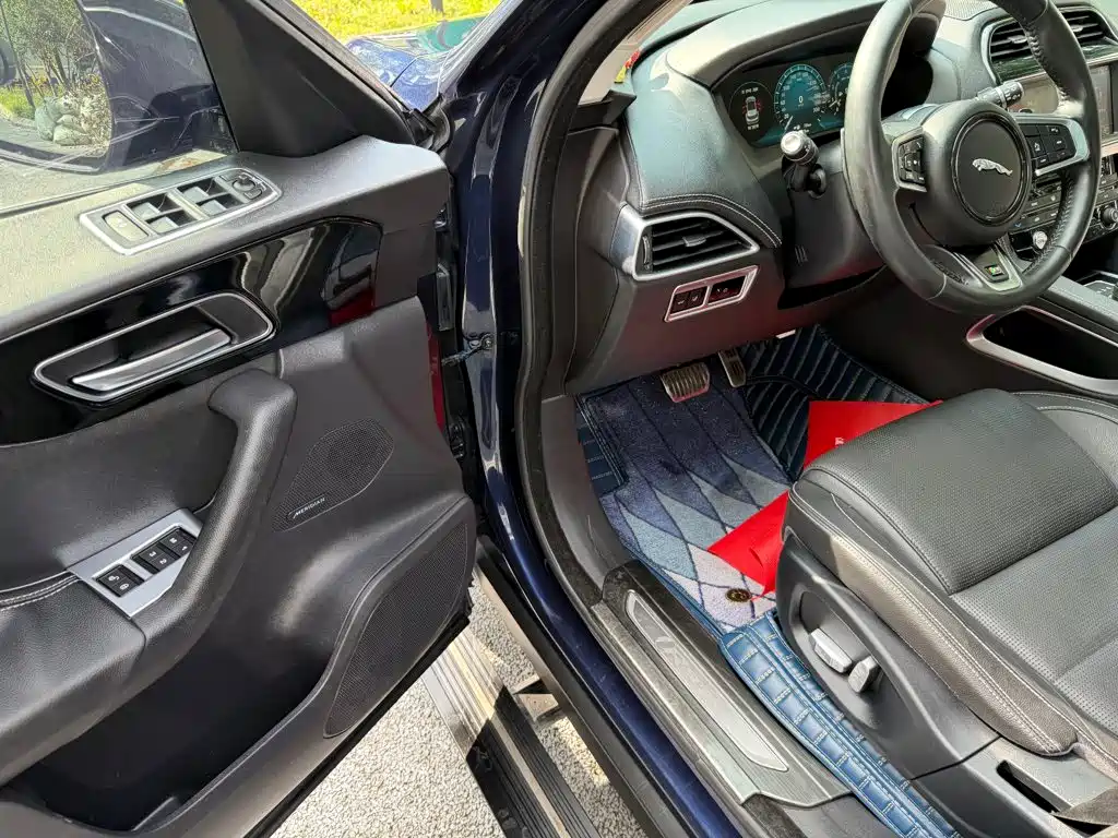 Jaguar F-PACE — миниатюра 18