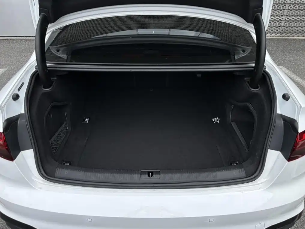 Audi A4L — миниатюра 14
