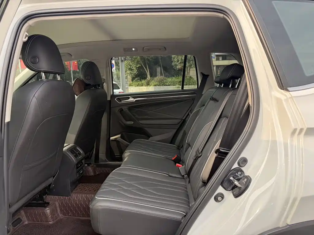 Volkswagen Tiguan L — миниатюра 10