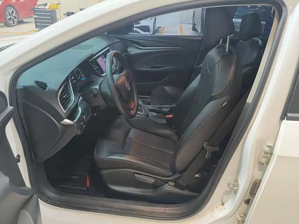 Buick Excelle — миниатюра 9