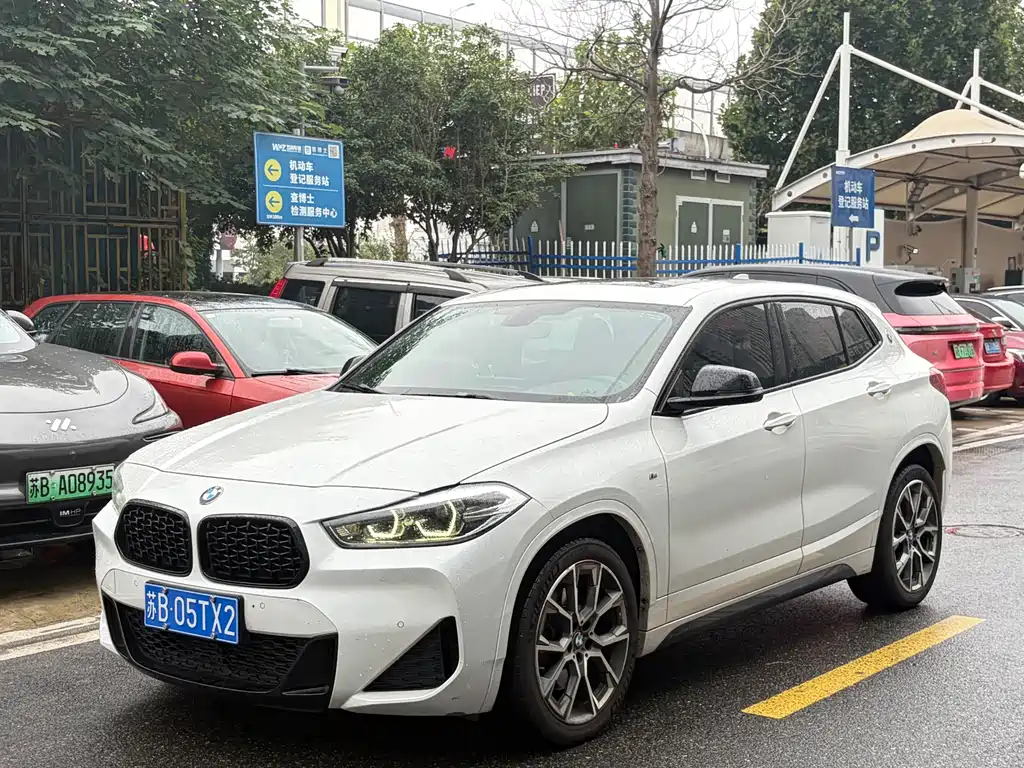 BMW X2