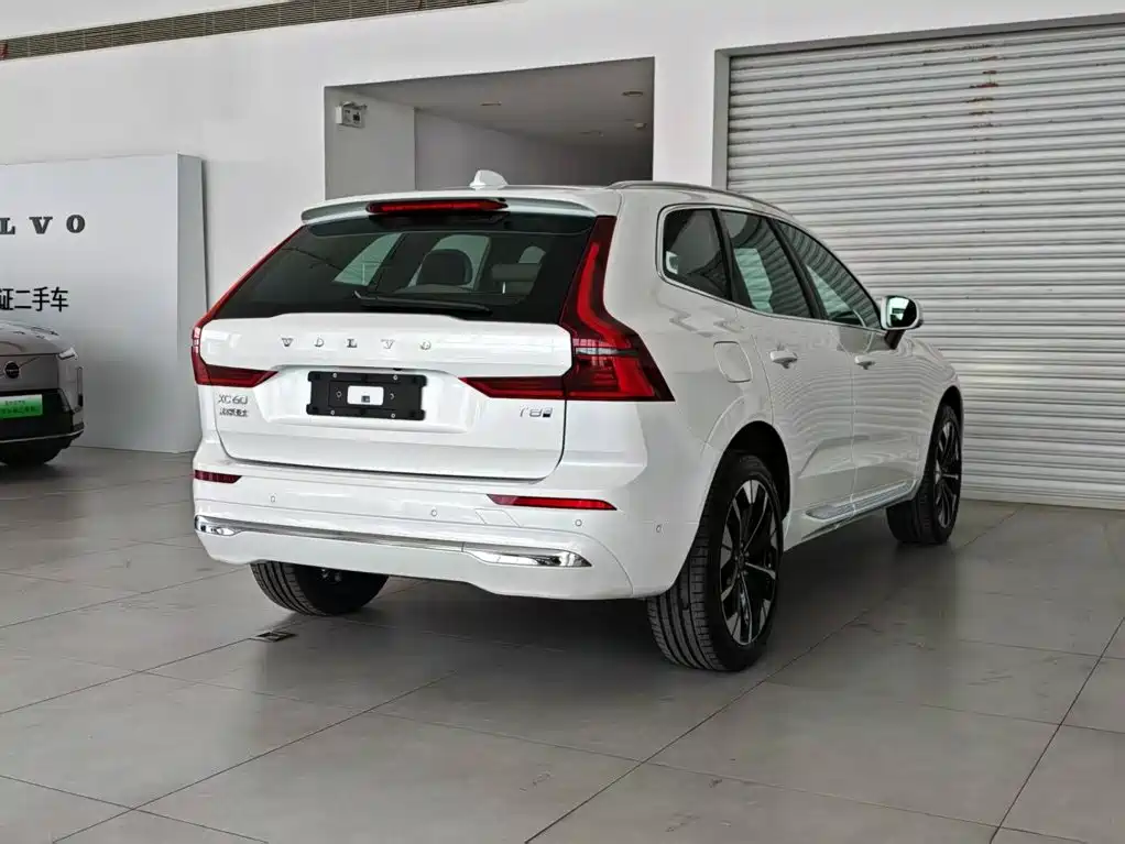 Volvo XC60 PHEV — миниатюра 15