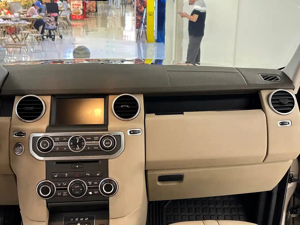 Land Rover Discovery — миниатюра 19