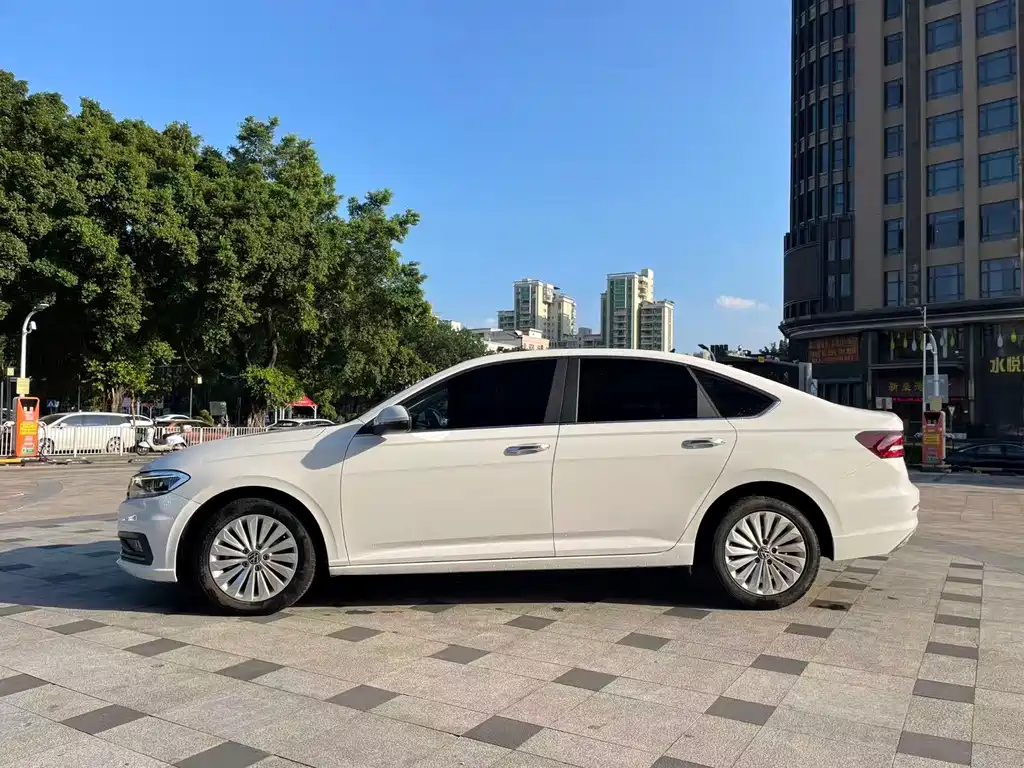 Volkswagen Lavida — миниатюра 4