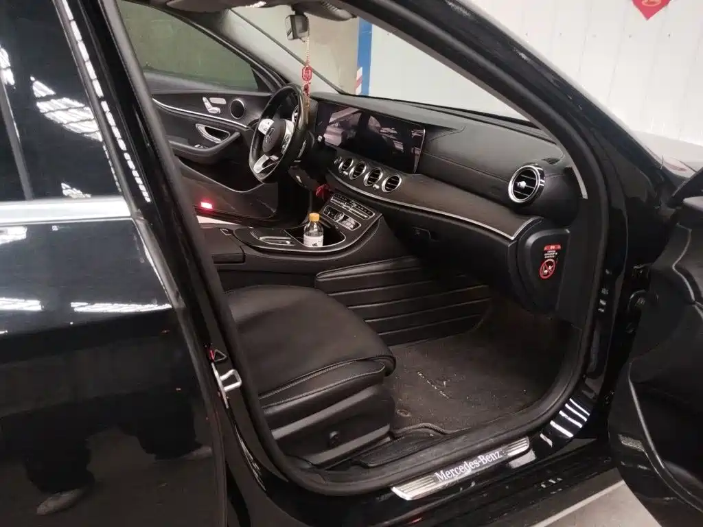Mercedes-Benz E-Class — миниатюра 19