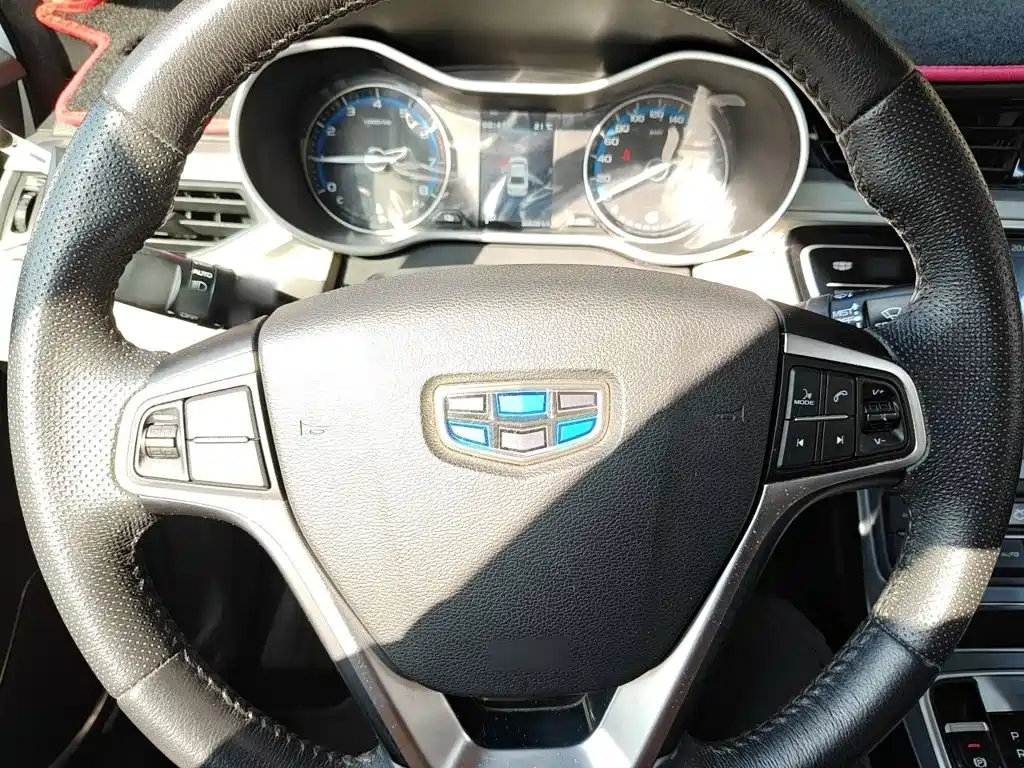 Geely Emgrand — миниатюра 11