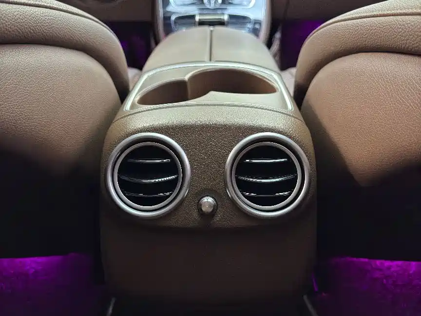 Mercedes-Benz E-Class — миниатюра 5