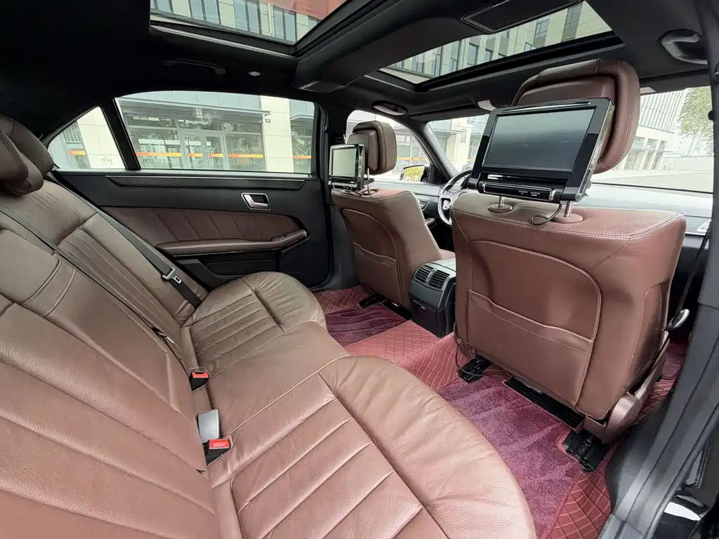 Mercedes-Benz E-Class — миниатюра 10