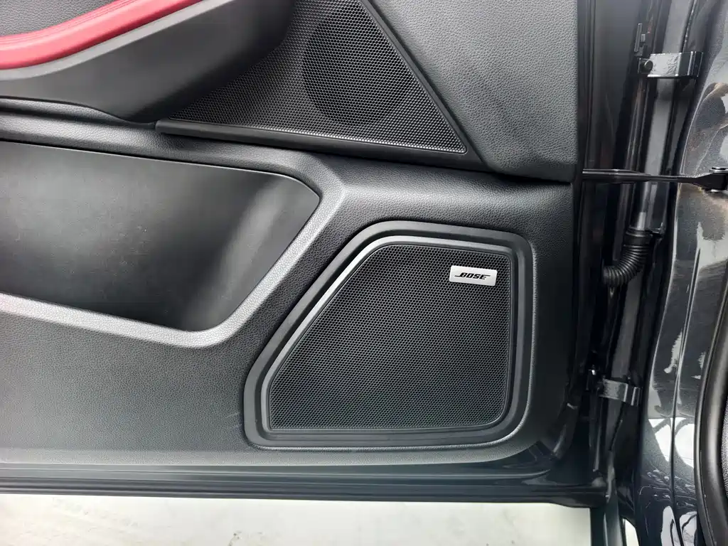 Porsche Macan — миниатюра 6