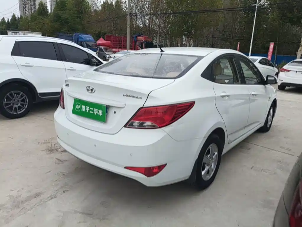 Hyundai Verna — миниатюра 7