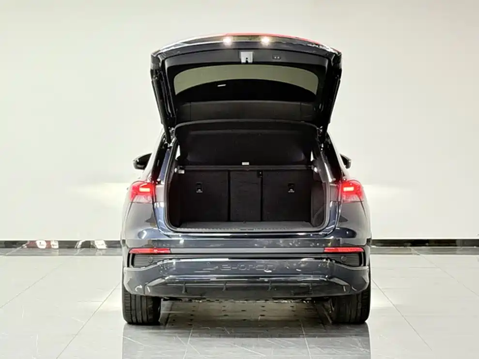 Audi Q4 e-tron — миниатюра 11
