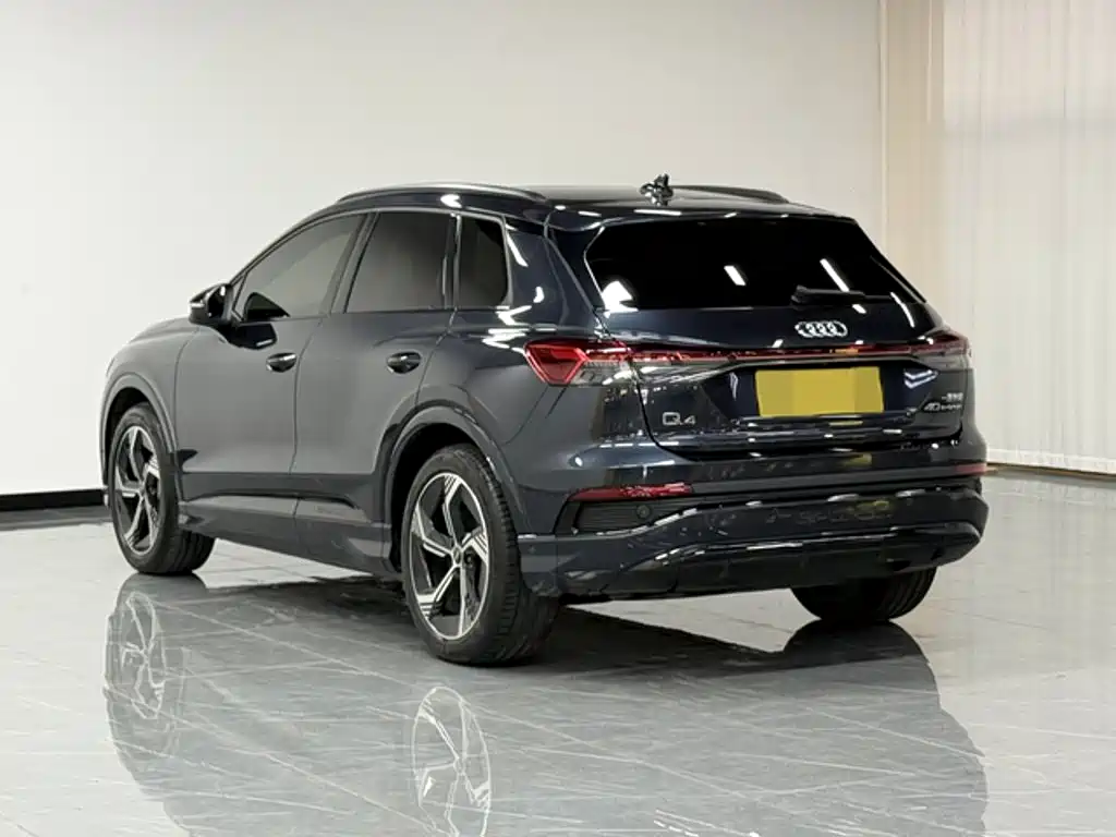 Audi Q4 e-tron — миниатюра 4