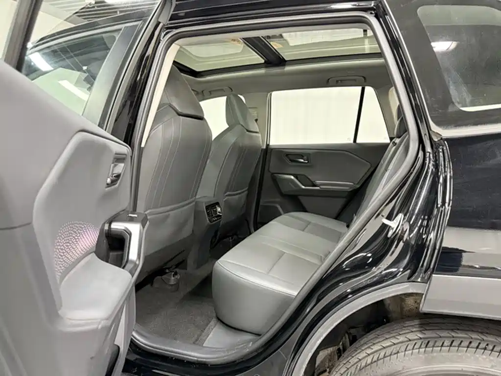 Toyota RAV4 — миниатюра 14