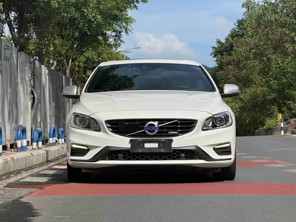 Volvo S60 (Import) — миниатюра 2