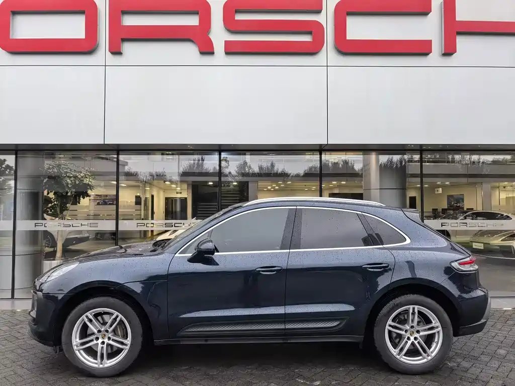 Porsche Macan — миниатюра 3