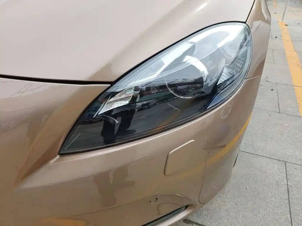 Volvo V40 — миниатюра 24