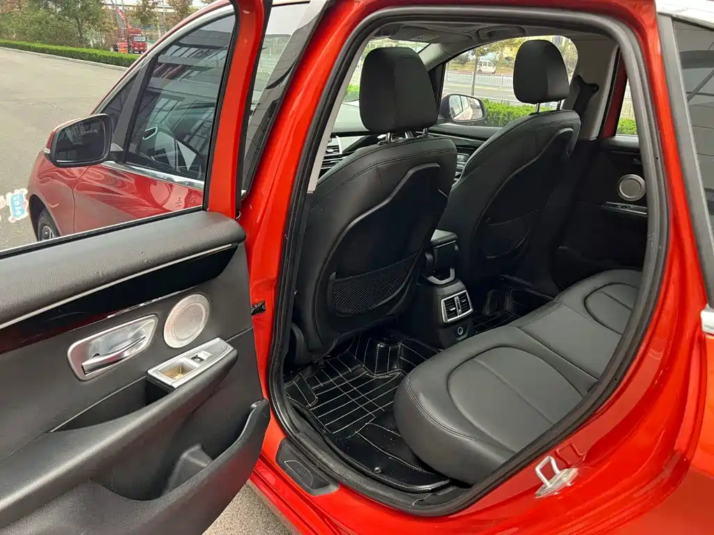 BMW 2 Series Active Tourer — миниатюра 7