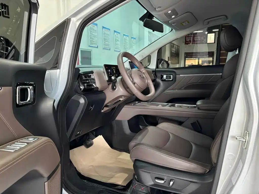 Wuling Xingguang 730 New Energy — миниатюра 5