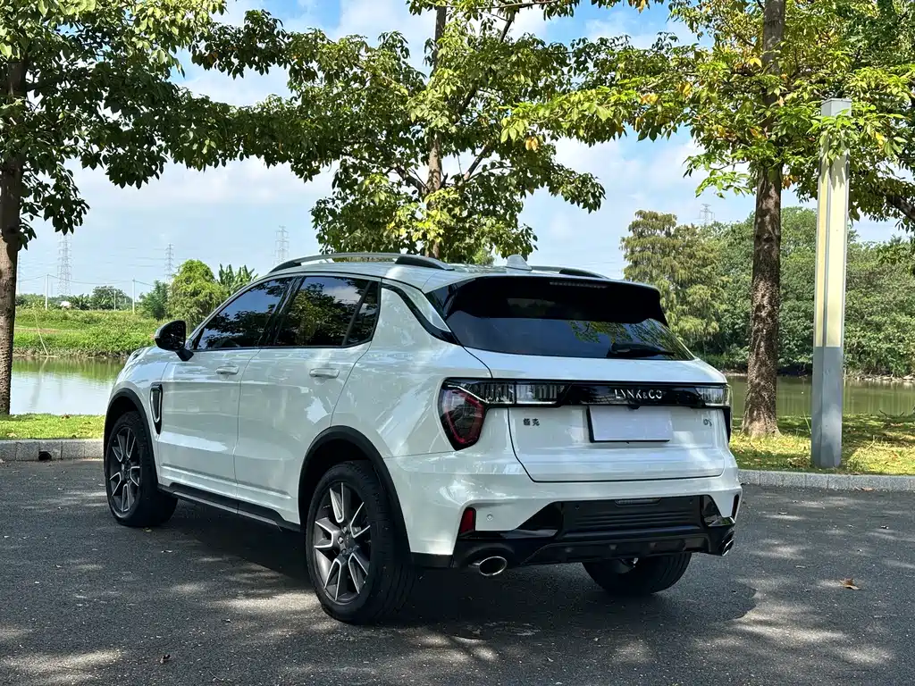 Lynk & Co 01 — миниатюра 6