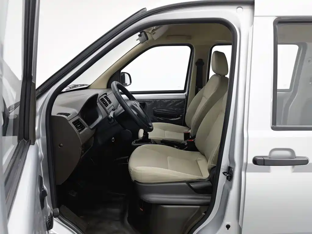 Wuling Rongguang S — миниатюра 10