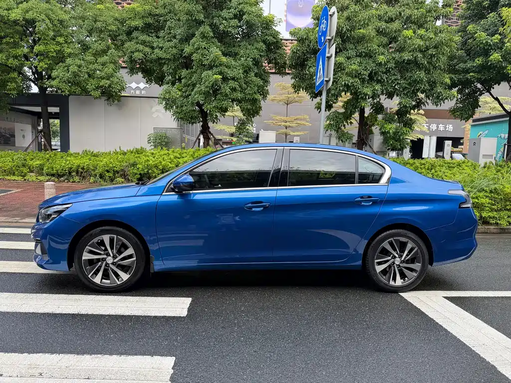 Peugeot 408 — миниатюра 6