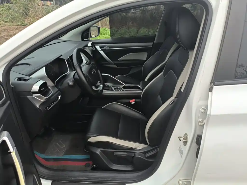 Geely Binyue — миниатюра 15