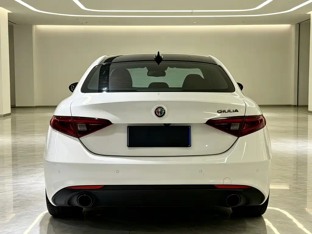 Alfa Romeo Giulia — миниатюра 5