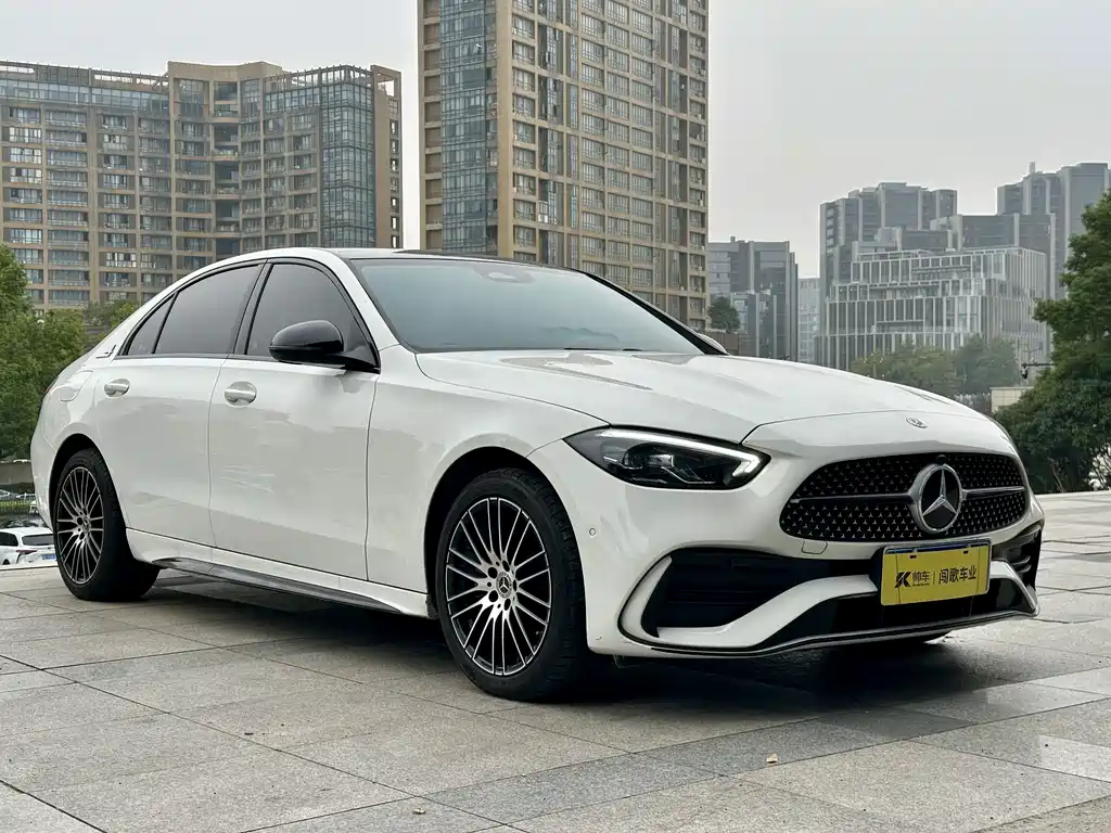 Mercedes-Benz C-Class — миниатюра 3