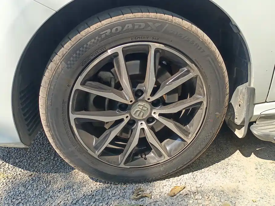 BYD MAX — миниатюра 6