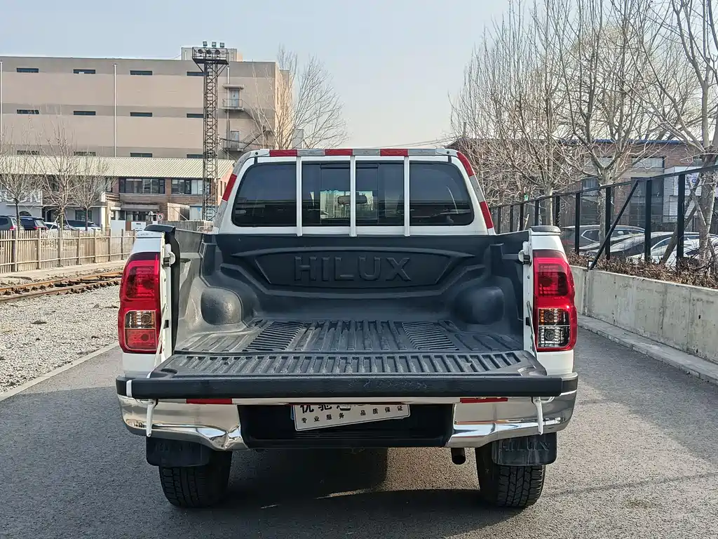 Toyota Hilux 2019 2.7L AT