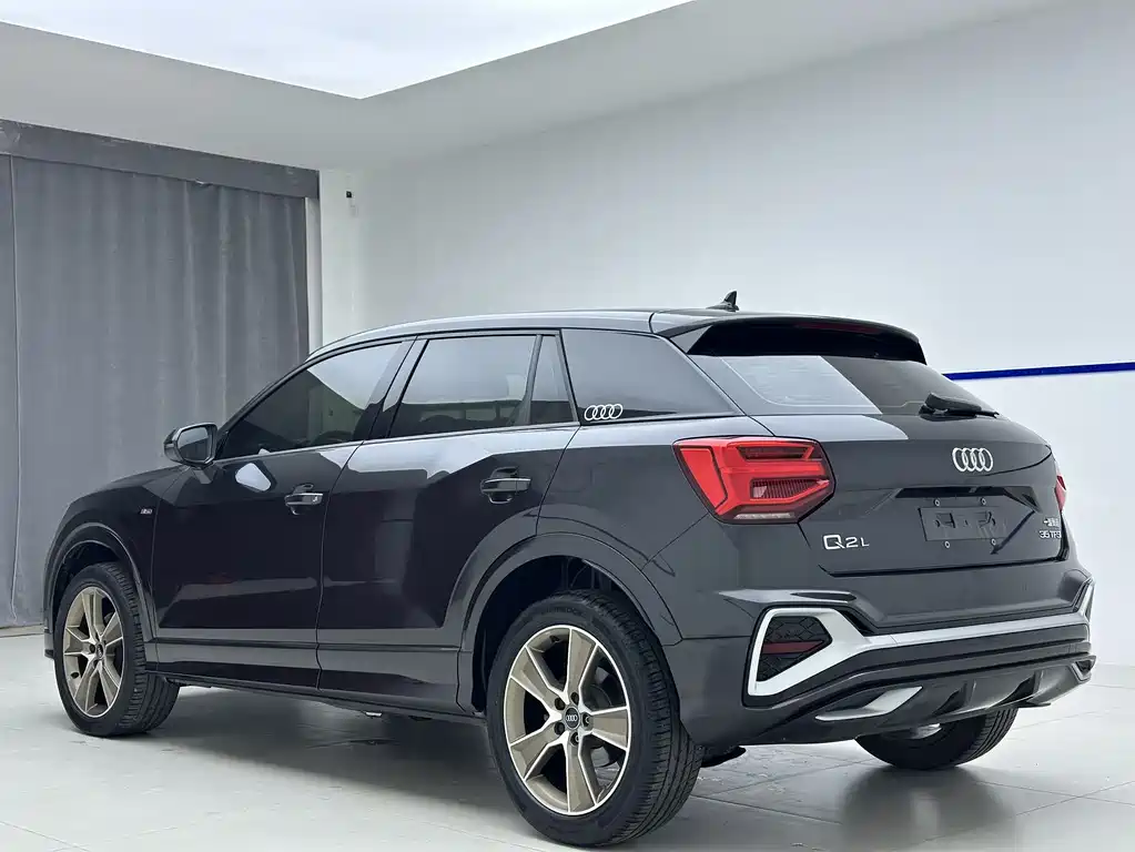 Audi Q2L 2022 35 TFSI Fashion
