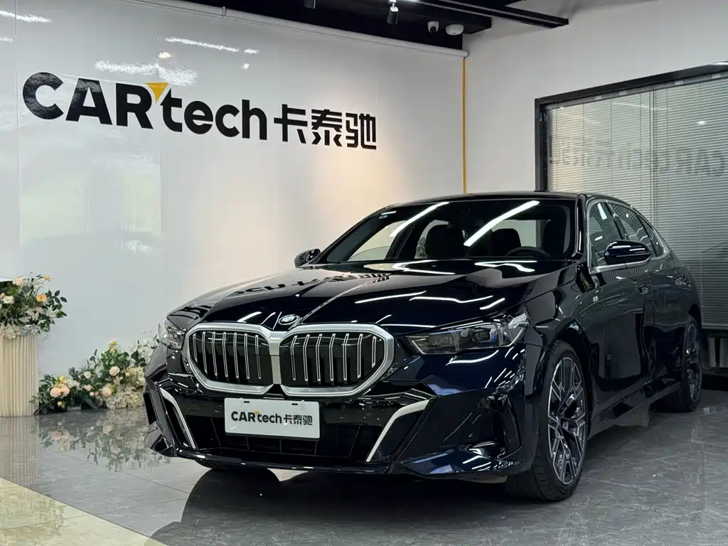 BMW 5 Series 2025