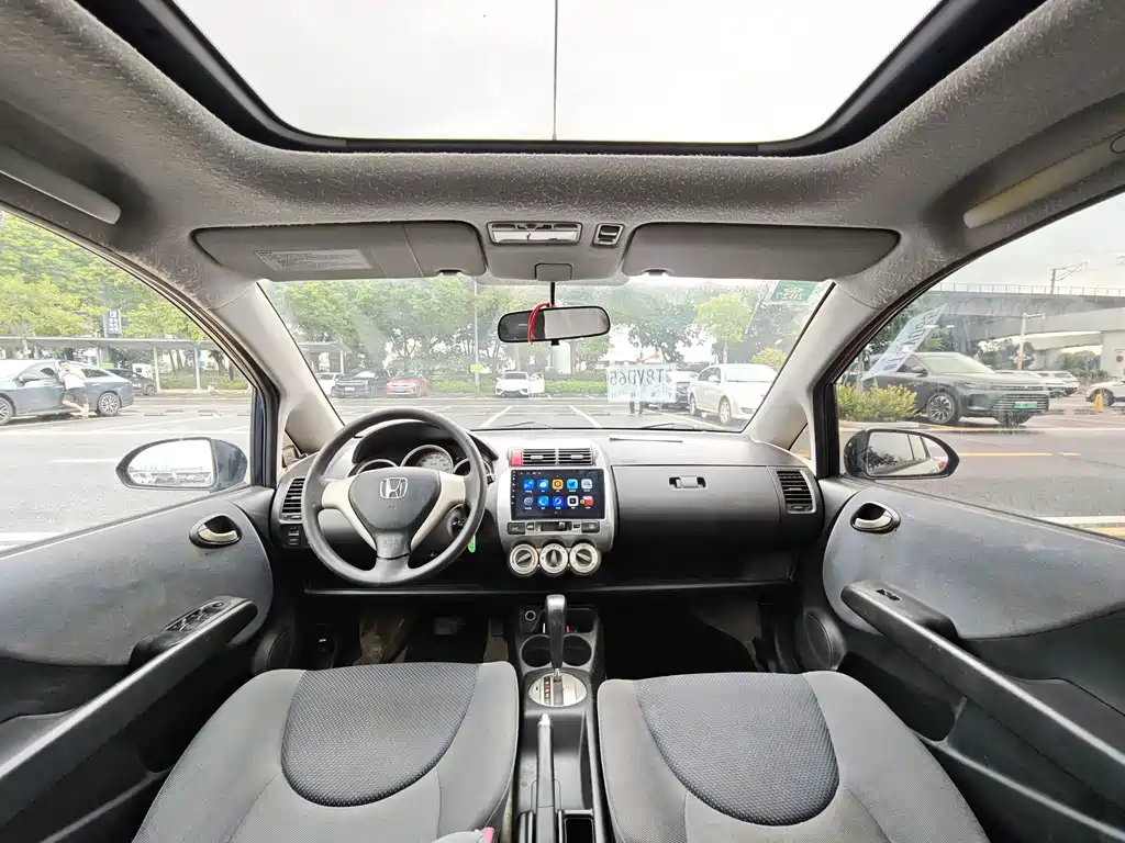 Honda Fit — миниатюра 6