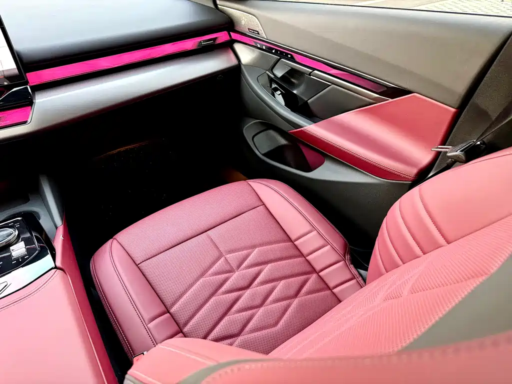 BMW 5 Series — миниатюра 11