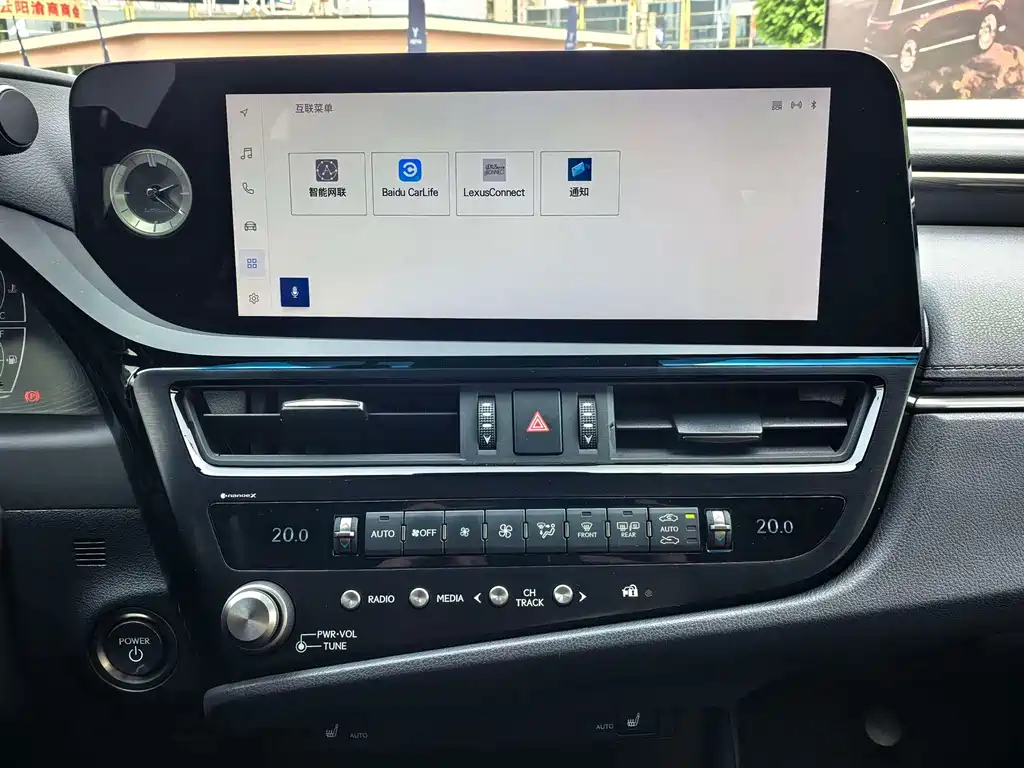 Lexus ES — миниатюра 16