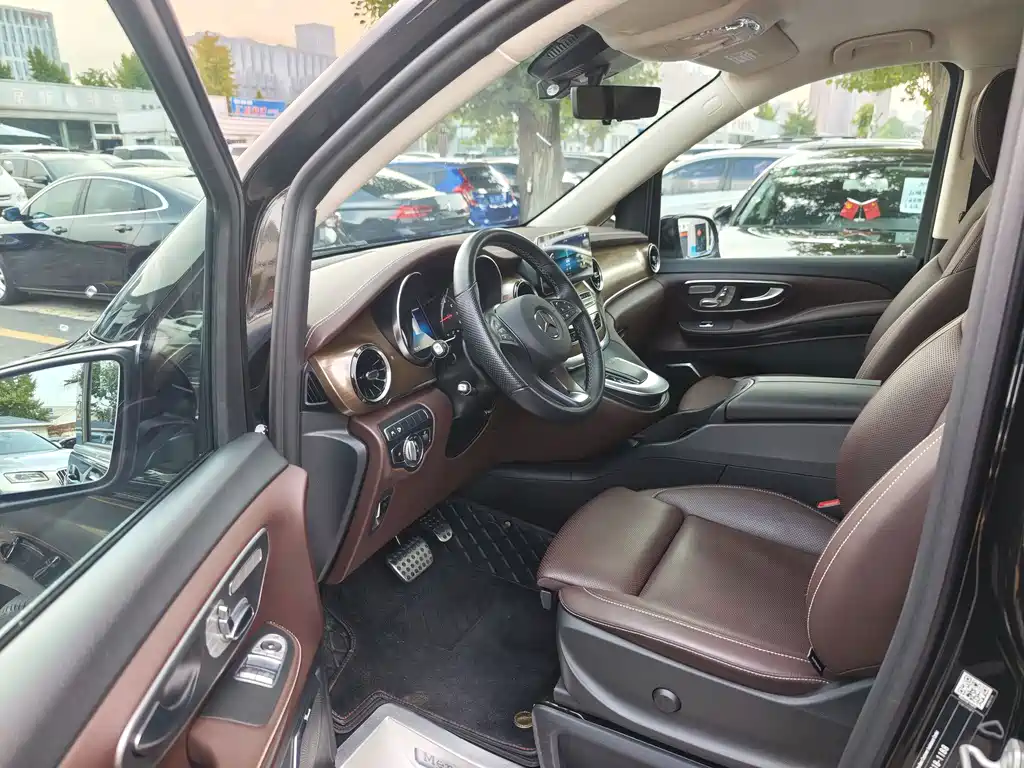 Mercedes-Benz V-Class — миниатюра 7