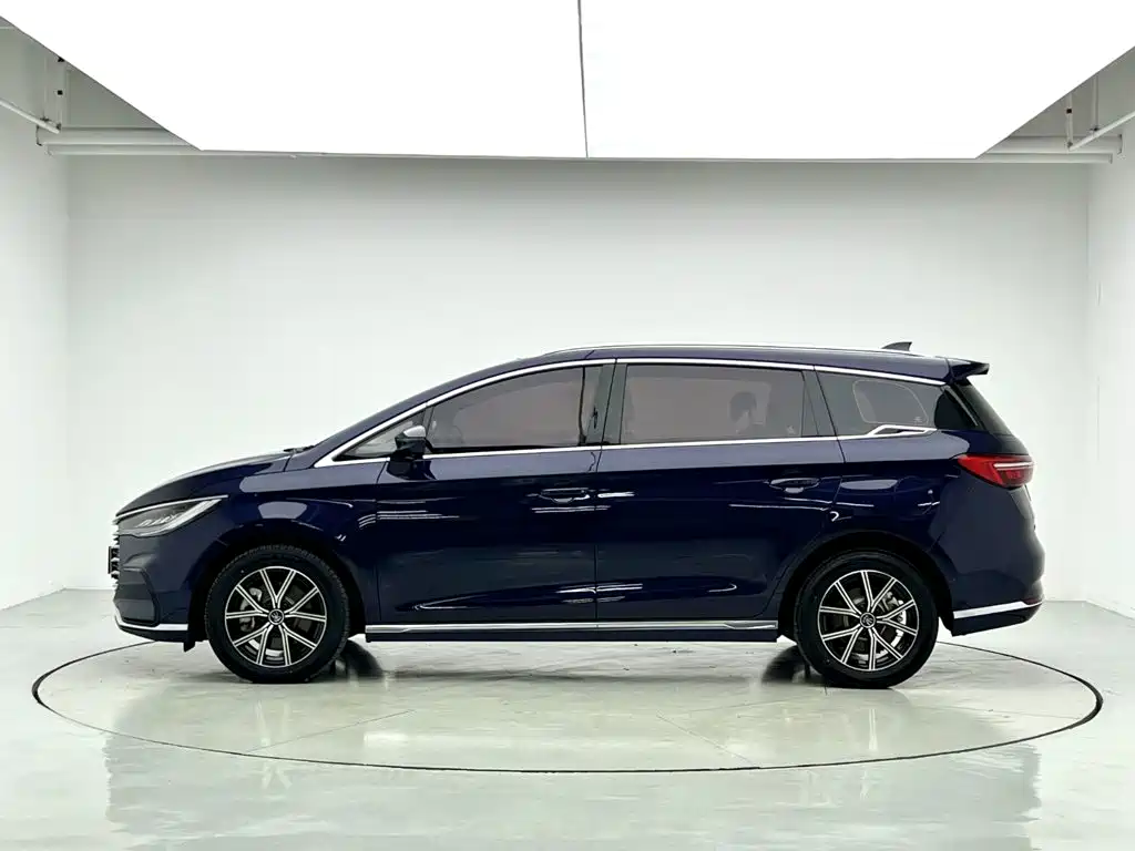 BYD MAX New Energy — миниатюра 2